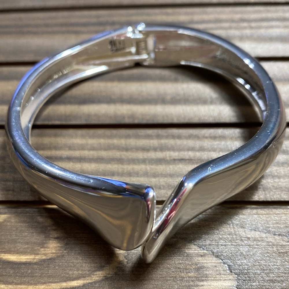 Vintage Robert Lee Morris Film Soho Silver Sculptural Hinged Bangle Bracelet - Picture 2 of 16